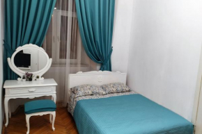 Apartment in the Heart of Rynok Square Романтичні апартаменти на площі Ринок світло є постійно